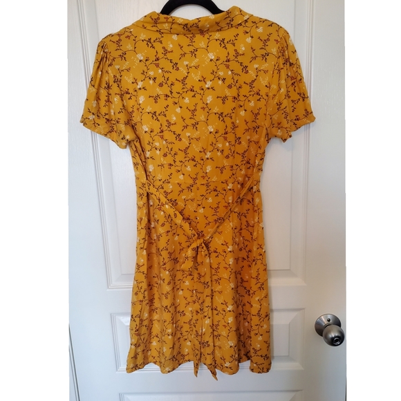 🌾🌻Yellow Floral Dress🌻🌾 - Picture 5 of 5